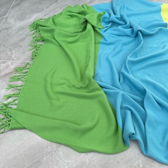 Tommy Hilfiger Colorblock Tassel Throw Blanket - Picture 2 of 11